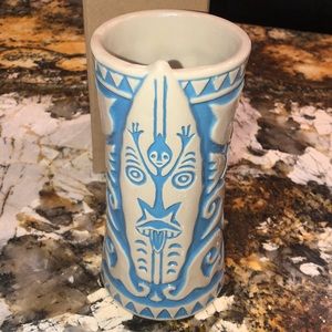 Disney 2019 Trader Sams ETBar Tangaroa Surfboard